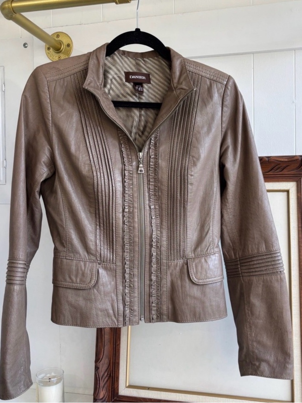 Danier Taupe-Brown Leather Zip Front Jacket size xs